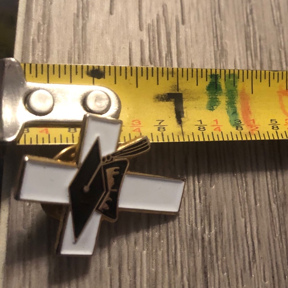 Graduation Cross Pin - Picture 6 of 7